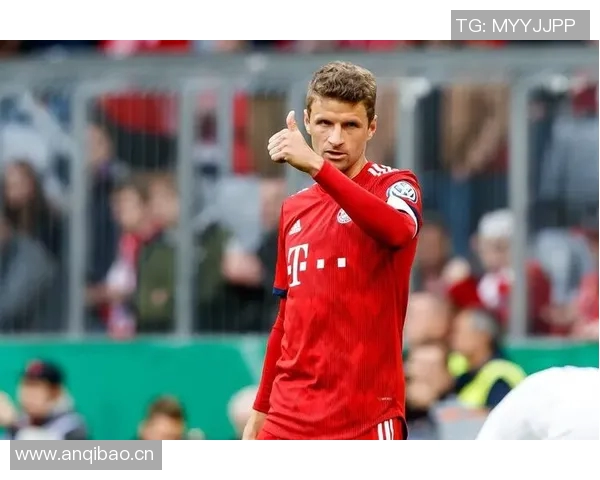 穆勒第96分钟绝杀进球震撼全场直面三名防守球员展现超强实力