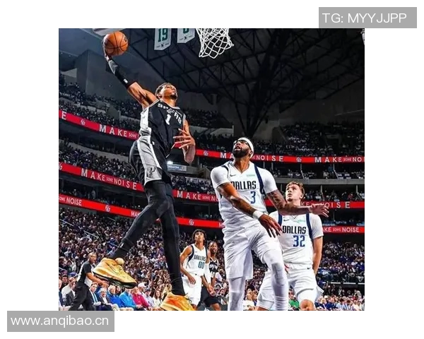 锡安首节表现出色轻松拿下10分2篮板4助攻2抢断展现全能实力