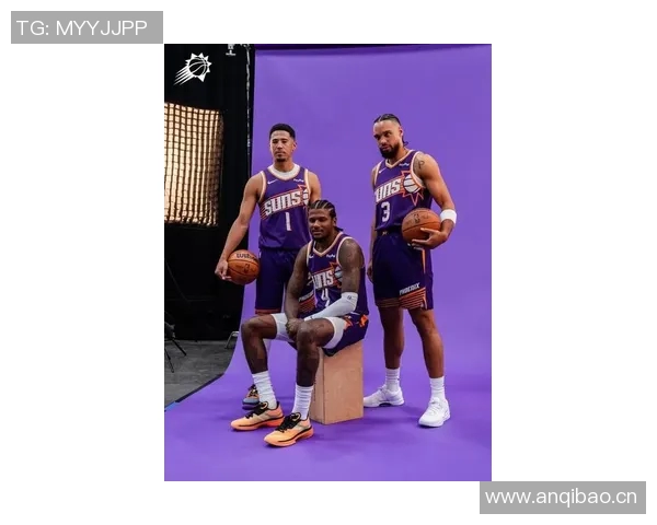 太阳队公布新赛季首发阵容布克领衔阿伦邓恩狄龙伊戈达罗齐上阵 太阳队公布新赛季首发阵容布克领衔阿伦邓恩狄龙伊戈达罗齐上阵