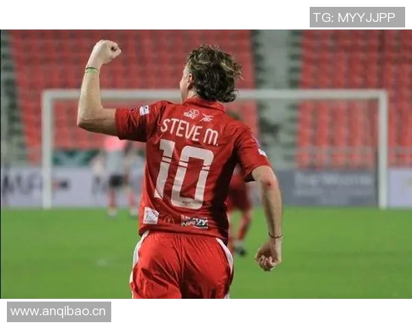 利物浦足球俱乐部在深圳开设新店名宿麦克马纳曼亲临助阵庆祝活动