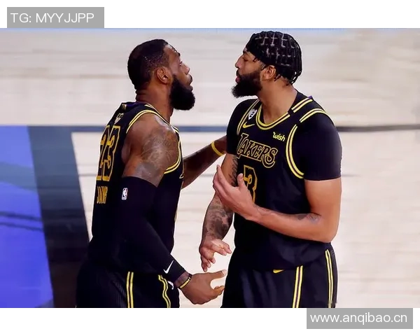 浓眉强调团队配合的重要性呼吁多传导球以创造更多得分机会