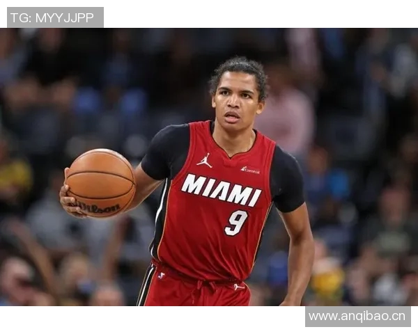 吉莱斯皮半场表现出色三分球命中率高达57贡献12分1助攻1封盖 吉莱斯皮半场表现出色三分球命中率高达57贡献12分1助攻1封盖