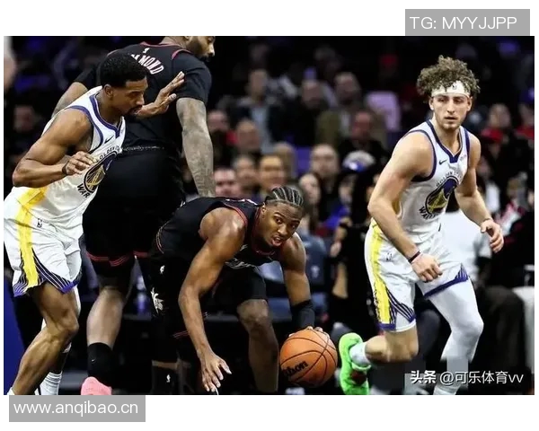 费城真老大马克西半场精彩表现砍下17分并命中压哨三分球 费城真老大马克西半场精彩表现砍下17分并命中压哨三分球