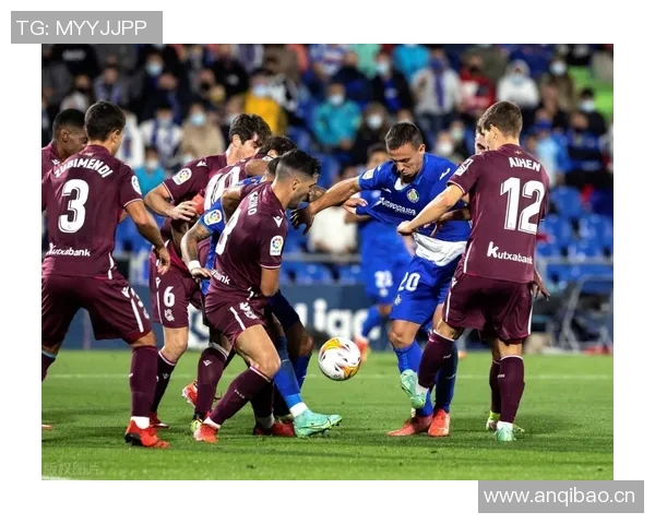 维拉成功签约格雷米奥19岁边锋阿利松交易总额达1200万欧元