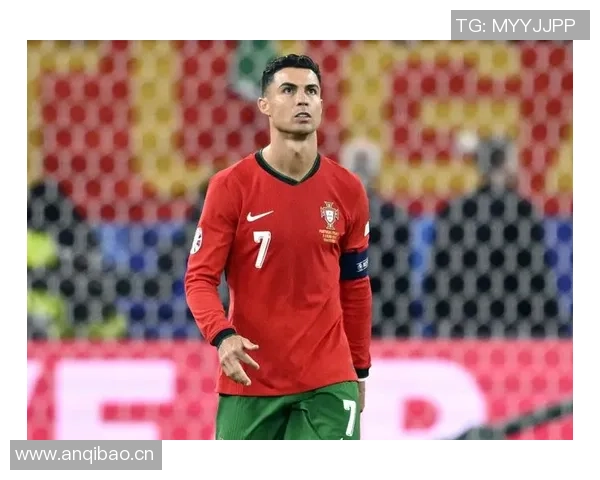 C罗荣获葡萄牙环球声望奖在社交媒体分享喜悦时刻 C罗荣获葡萄牙环球声望奖在社交媒体分享喜悦时刻