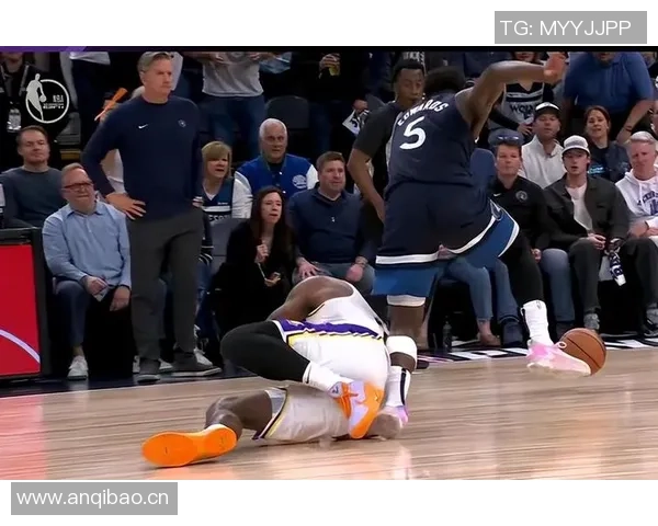 爱德华兹首节爆发后沉寂三节仅得6分表现令人失望