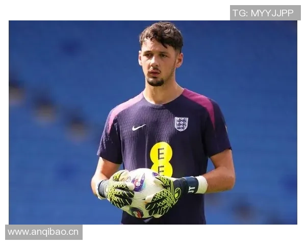 利物浦官方宣布签下曼城15岁青训门将阿尔菲杜利引发关注