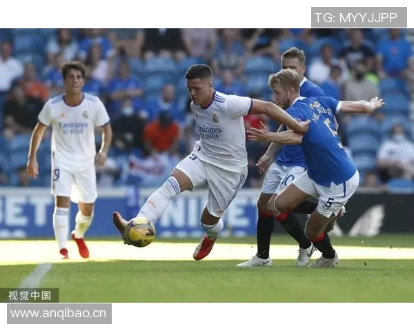 安切洛蒂训练排出424阵型维尼修斯与罗德里戈携手锋线争胜