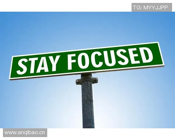 邓弗里斯与比塞克分享成功之路强调努力与专注的重要性 邓弗里斯与比塞克分享成功之路强调努力与专注的重要性